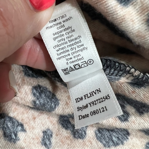 DKNY Leopard SUPER SOFT fleece hooded pullover size large - Picture 9 of 11